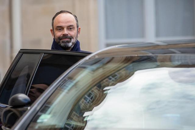 عاجل: الرئاسة الفرنسية: استقالة رئيس الوزراء الفرنسي