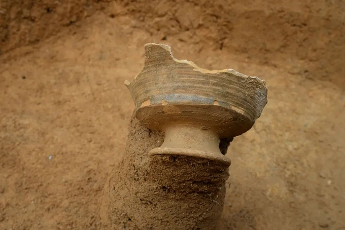 العثور على أكثر من 100 قطعة أثرية يعود تاريخها إلى 4000 عام بجنوبي الصين