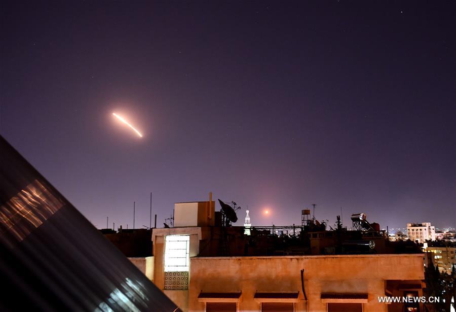 سوريا تعلن التصدي لصواريخ أطلقها الطيران الاسرائيلي باتجاه جنوب دمشق