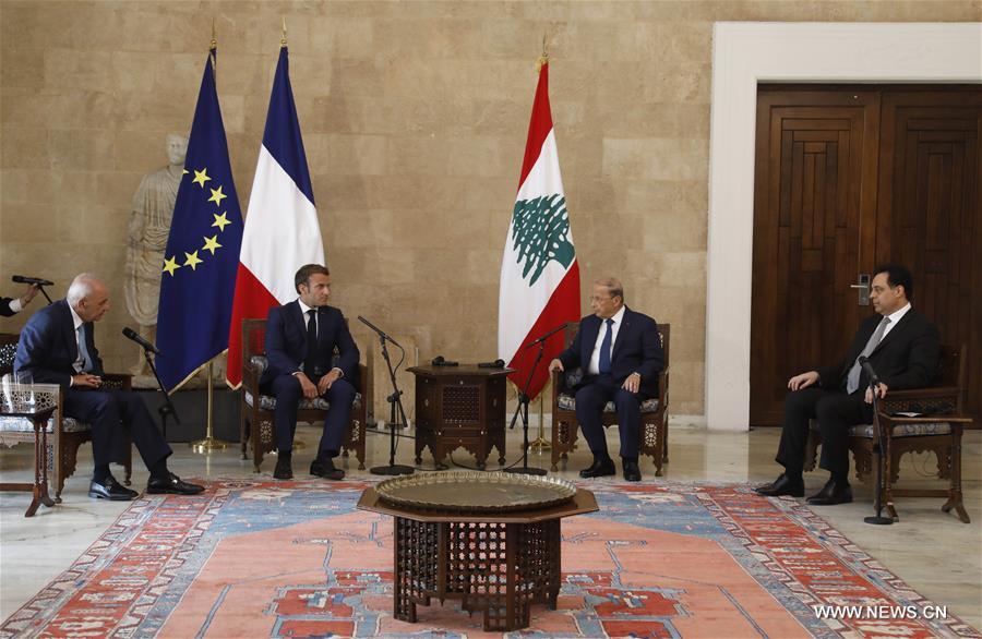الرئيس اللبناني يؤكد لنظيره الفرنسي التصميم على معرفة أسباب كارثة انفجار مرفأ بيروت