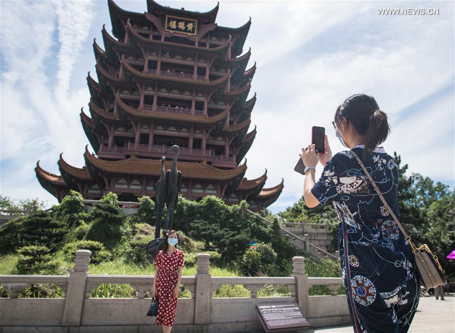 تعبيرا عن الامتنان ... المقاصد السياحية في هوبي تفتح أبوابها مجانا للزائرين من كافة ربوع الصين
