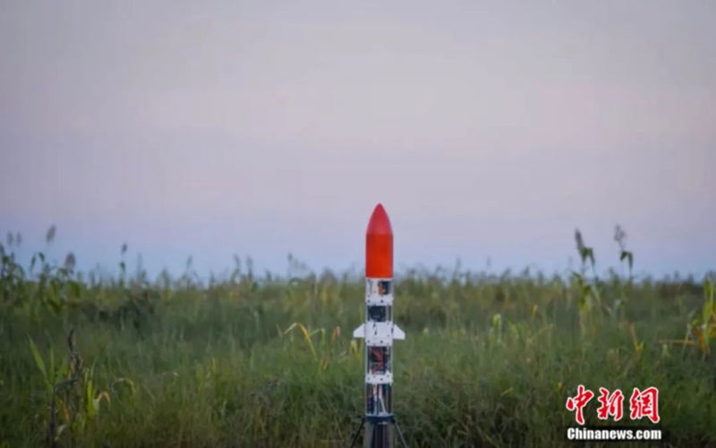 طالب صيني يصنع صاروخا بنفسه ويطلقه بنجاح