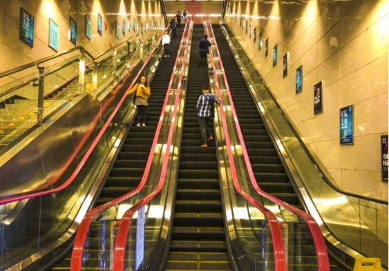 محطة مترو أنفاق في الصين، عمقها يعادل 31 طابقا تحت الأرض