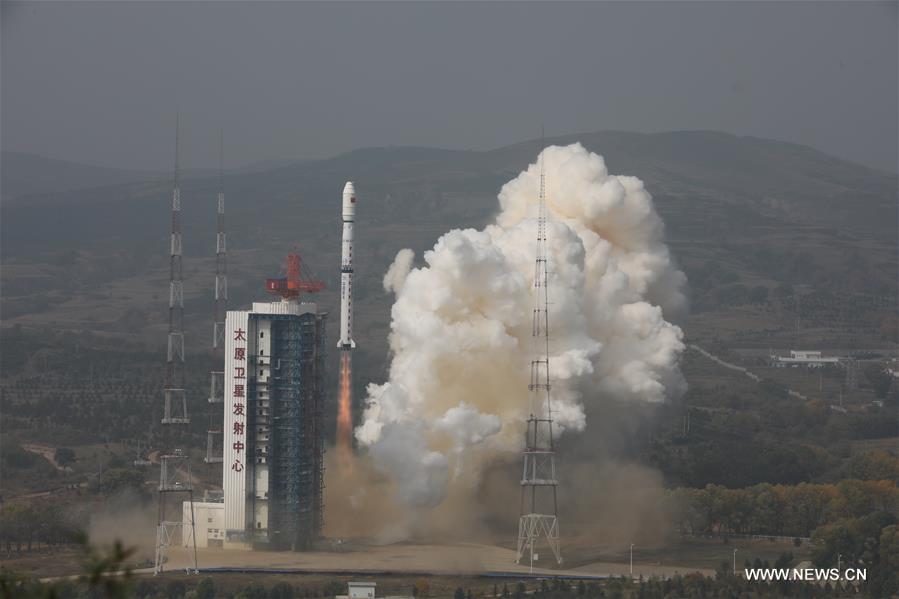 الصين ترسل قمرين صناعيين للمراقبة البيئية إلى الفضاء