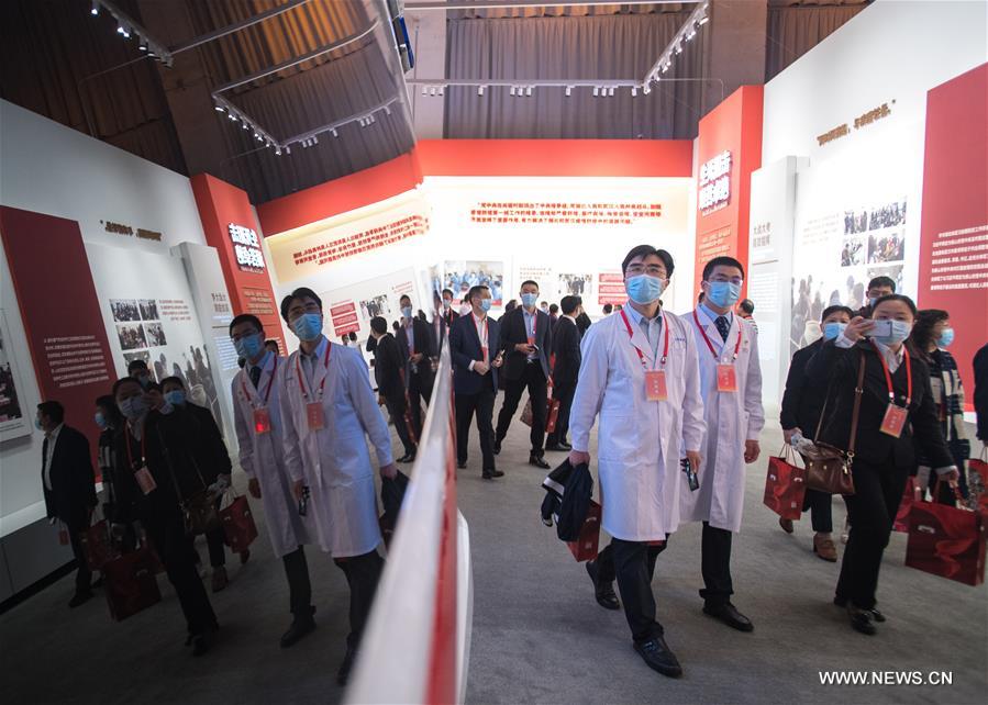 افتتاح معرض لمكافحة كوفيد-19 في ووهان بوسط الصين