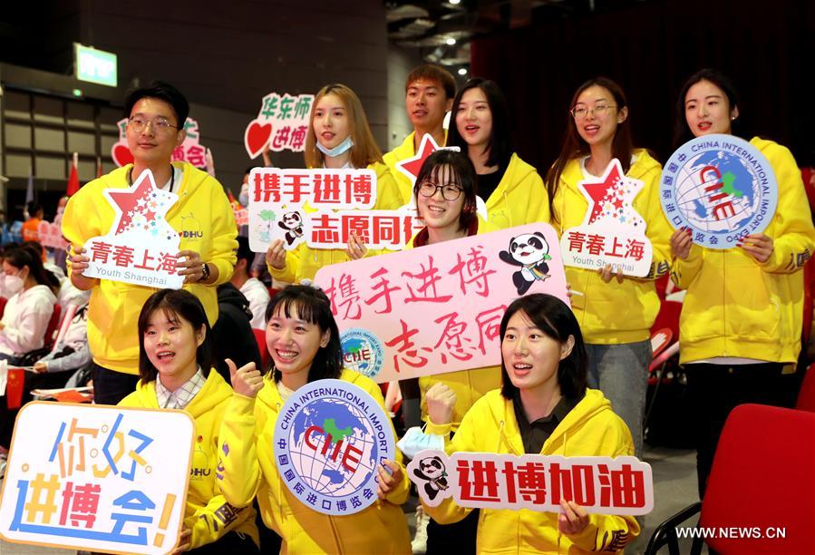 أكثر من 4800 متطوع يبدأون العمل في الدورة المرتقبة لمعرض الصين الدولي للاستيراد