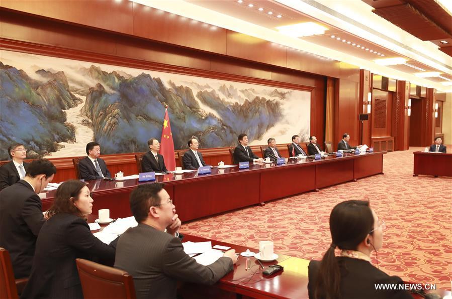 كبير المشرعين الصينيين يدعو إلى تعميق التعاون البرلماني بين بلدان بريكس