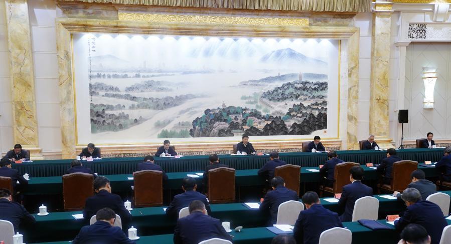 شي يحث على التنمية عالية الجودة للحزام الاقتصادي لنهر اليانغتسي