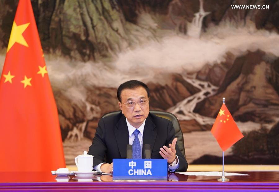 رئيس مجلس الدولة الصيني يدعو إلى الاستمرار في التضامن والتعاون الإقليميين بشأن 