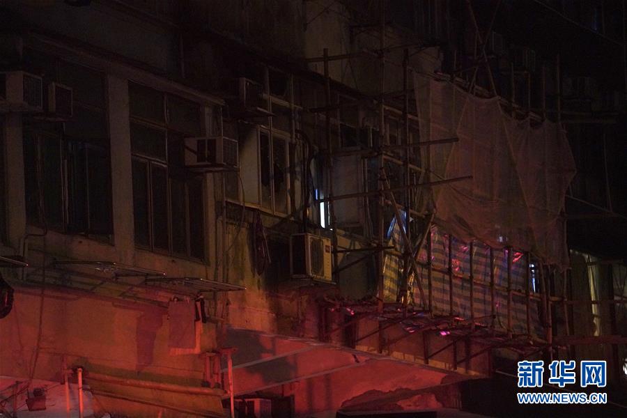 7 قتلى و10 مصابين في حريق بمبنى في هونغ كونغ