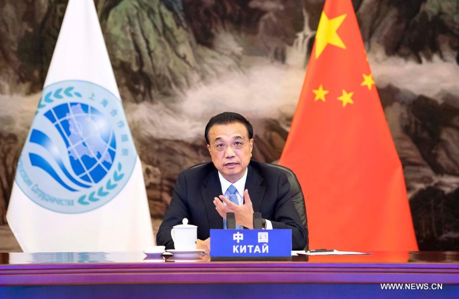 رئيس مجلس الدولة الصيني يقدم اقتراحا من أربعة محاور لتعزيز التنمية المستقبلية لمنظمة شانغهاي للتعاون