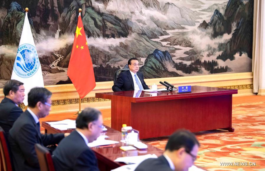 رئيس مجلس الدولة الصيني يقدم اقتراحا من أربعة محاور لتعزيز التنمية المستقبلية لمنظمة شانغهاي للتعاون