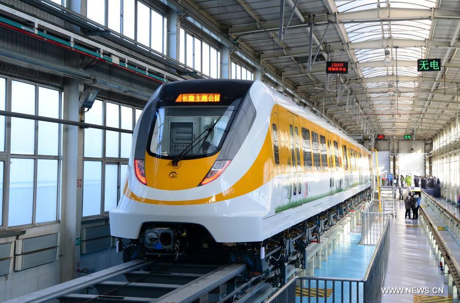الصين تطور قطارا مغناطيسيا جديدا بسرعة متوسطة إلى منخفضة لخدمة السياحة