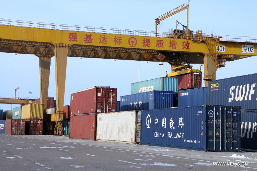 أكبر ميناء بري في الصين يشهد ارتفاعا في عدد قطارات الشحن بين الصين وأوروبا