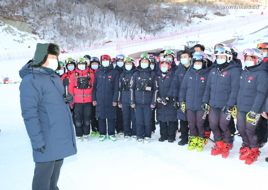 شي يؤكد على تطوير الرياضات الشتوية في الصين من خلال استضافة أولمبياد بكين 2022