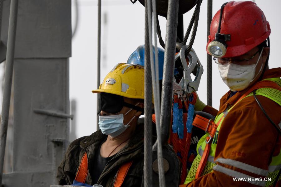 إنقاذ 11 عاملا من منجم ذهب شرقي الصين