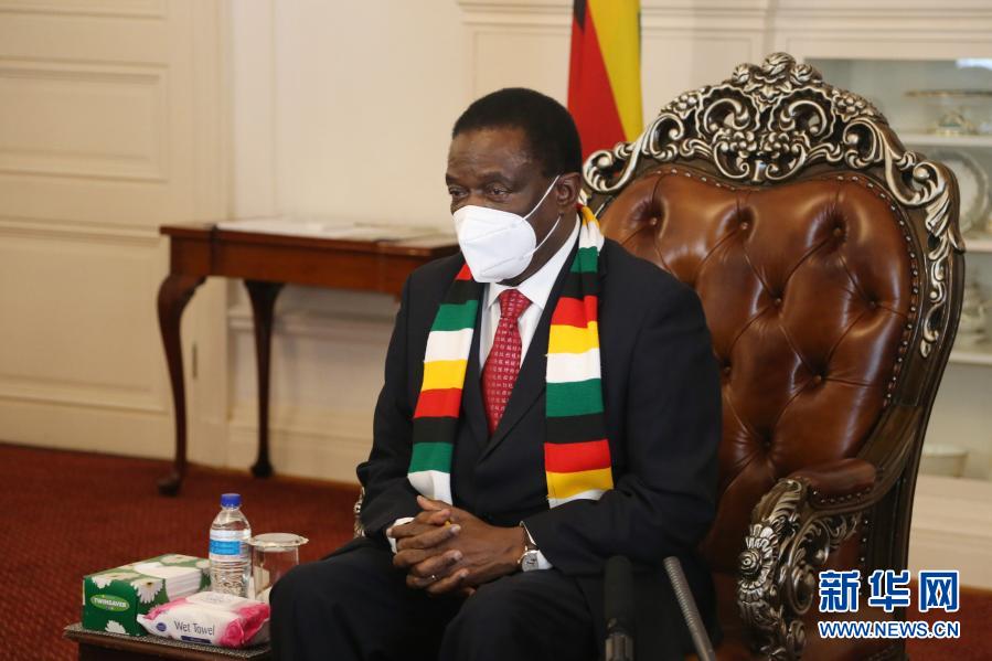رئيس زيمبابوي يعرب عن امتنانه للصين لتبرعها بلقاح 
