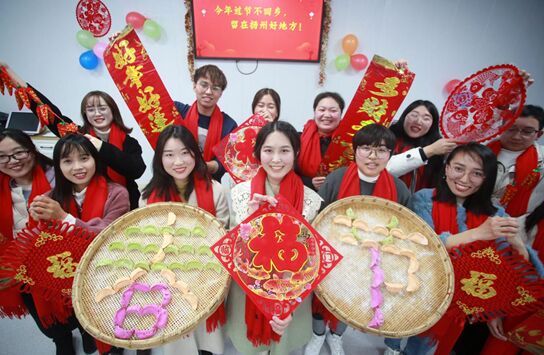 الصينيون ينفقون أكثر من 800 مليار يوان على الأكل والشرب خلال عطلة عيد الربيع