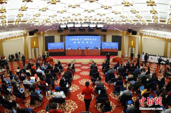 نظرة على أهم النقاط البارزة للدورتين السنويتين للنواب والمستشارين الصينيين عام 2021
