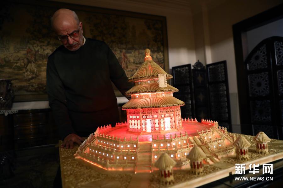 مقالة : مصري يبني نموذجا لمعبد السماء الصيني من أعواد الثقاب