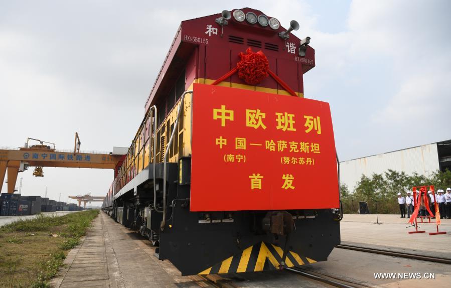 افتتاح طريق جديدة لقطارات الشحن بين قوانغشي الصينية وقازاقستان