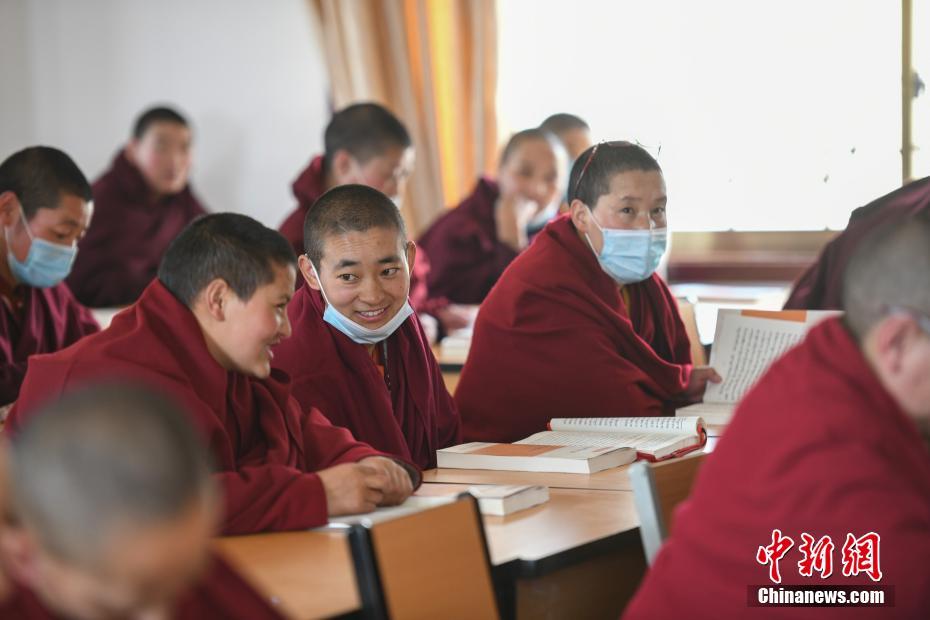 إنطلاق فصل دراسي جديد في كلية البوذية التبتية