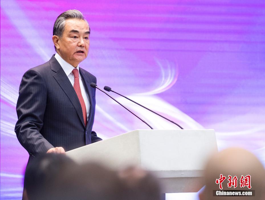 وزير الخارجية: الصين تعتزم مواصلة التعاون مع الدول الأخرى لدحر 