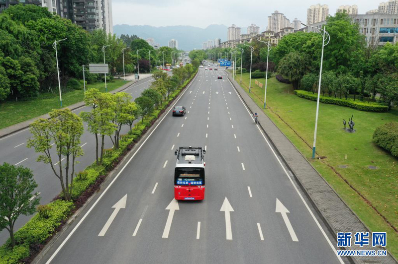 بدء تجريب الحافلات ذاتية القيادة في تشونغتشينغ