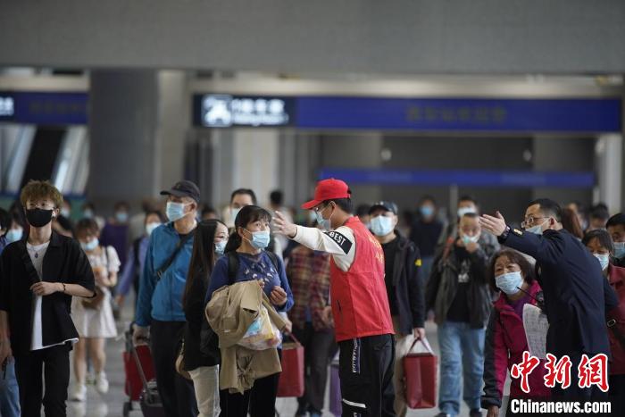 الصين تتوقع تسجيل 17 مليون رحلة ركاب عبر السكك الحديدية في يوم أول مايو