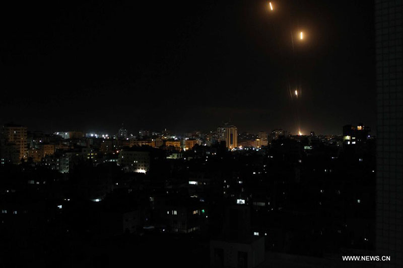 تقرير إخباري : تصعيد دام بين الفصائل الفلسطينية وإسرائيل في غزة على خلفية التوتر في مدينة القدس