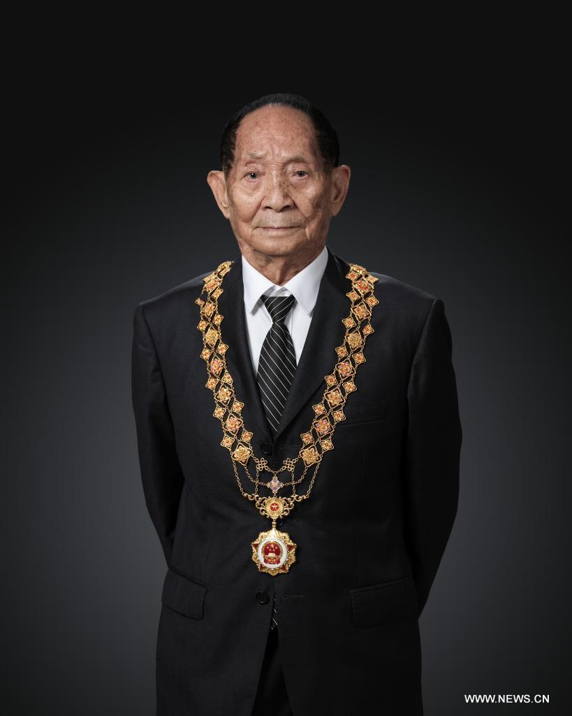 وفاة العالم الصيني يوان لونغ بينغ، والد الأرز الهجين، عن 91 عاما
