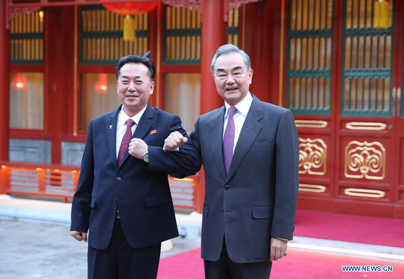 الصين وكوريا الديمقراطية تتعهدان بتعزيز الصداقة التقليدية