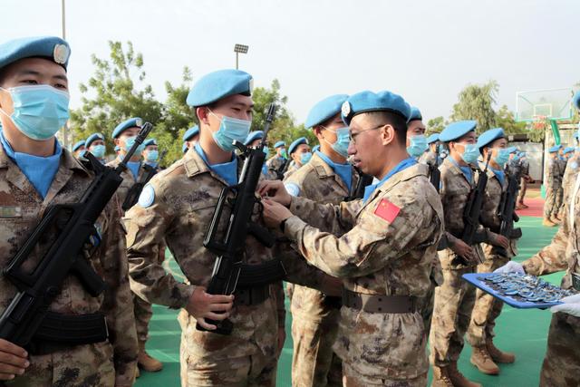 منح 413 عضوا بقوات حفظ السلام الصينية في مالي ميدالية الشرف الأممية للسلام