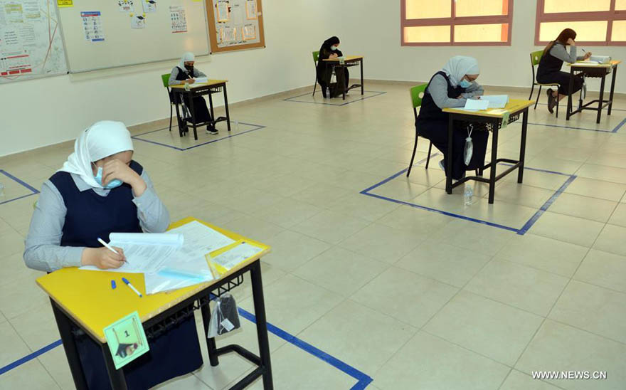 انطلاق اختبارات الثانوية العامة في الكويت وسط إجراءات صحية مشددة
