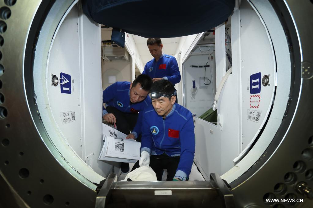 تدريبات رواد الفضاء الصينيين