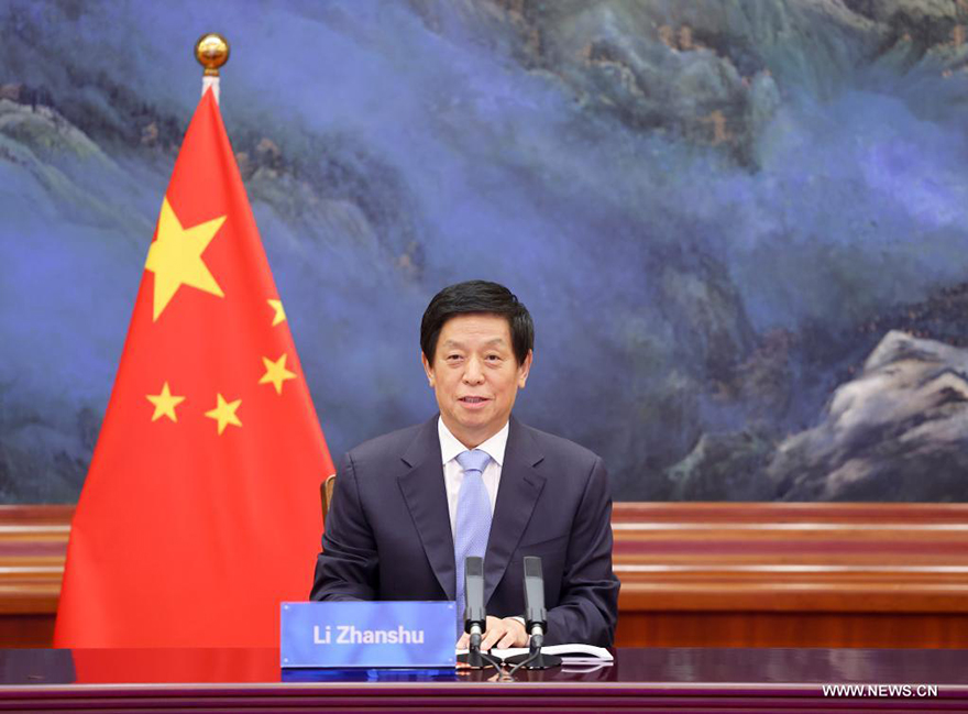 الصين والإمارات تتعهدان بتعزيز التعاون البرلماني