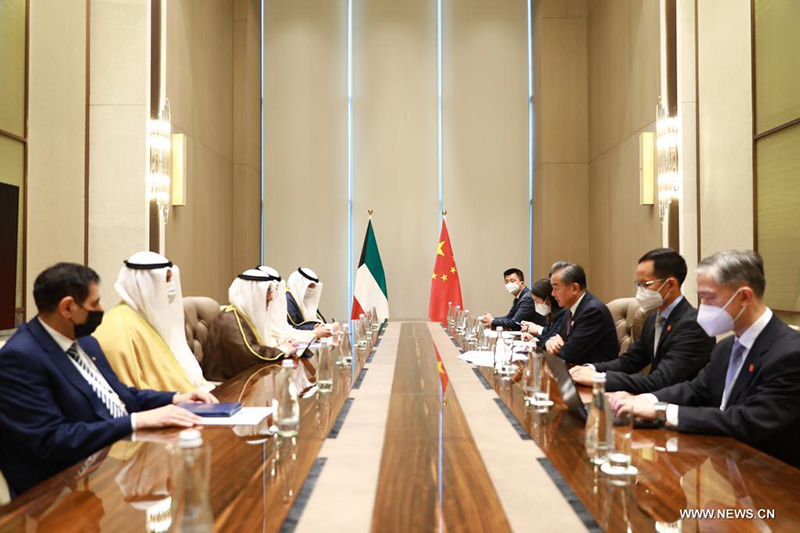 وزير الخارجية: الصين مستعدة لتعزيز التنمية المستمرة للعلاقات مع الكويت