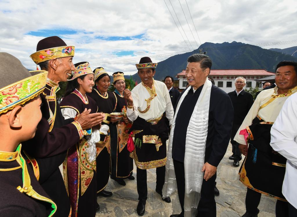 شي يتفقد منطقة التبت ويشدد على تحقيق الاستقرار الدائم والتنمية عالية الجودة