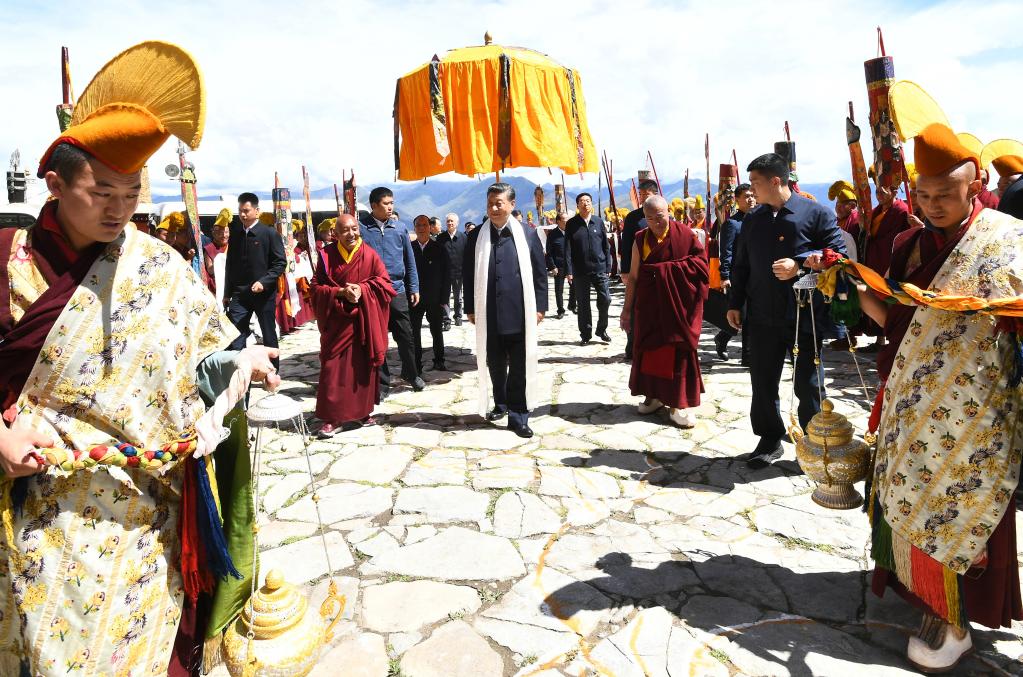 شي يتفقد منطقة التبت ويشدد على تحقيق الاستقرار الدائم والتنمية عالية الجودة
