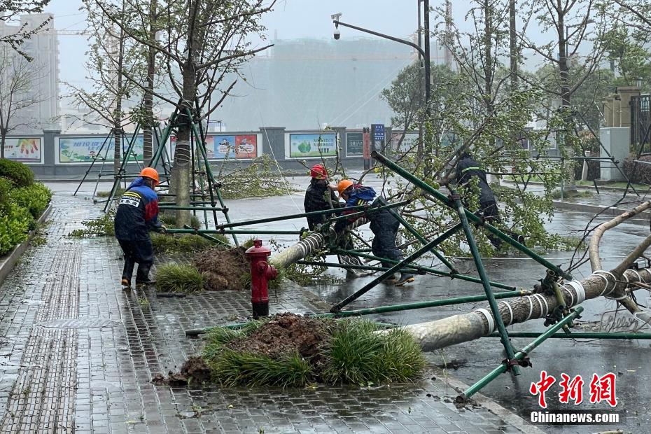 الصين تجدد ثاني أعلى حالة تأهب لإعصار 
