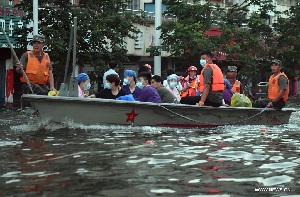 أعمال الإنقاذ من الفيضانات في مقاطعة خنان الصينية