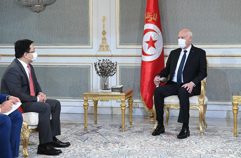 الرئيس التونسي يستقبل وفدا من شركة 