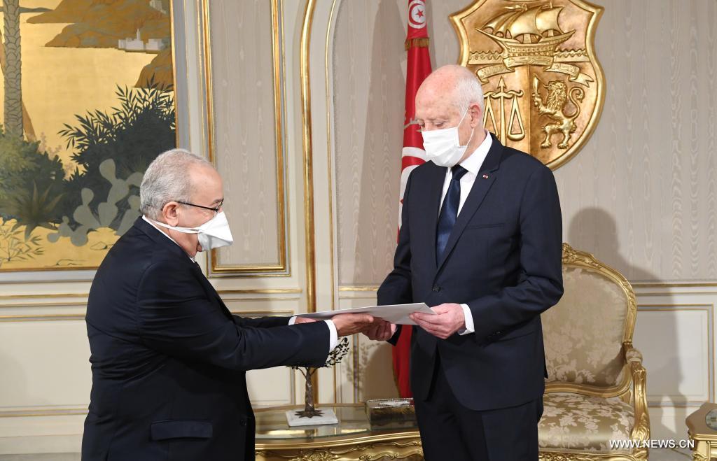 الرئيس التونسي يتسلم رسالة خطية من نظيره الجزائري