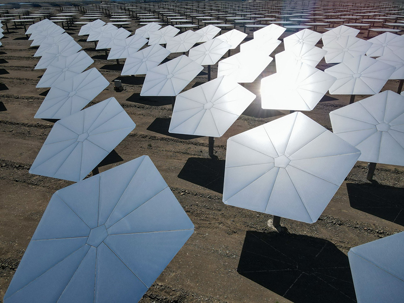 أول محطة للطاقة الشمسية المركزة في شينجيانغ تنتج طاقة نظيفة بدون انبعاثات