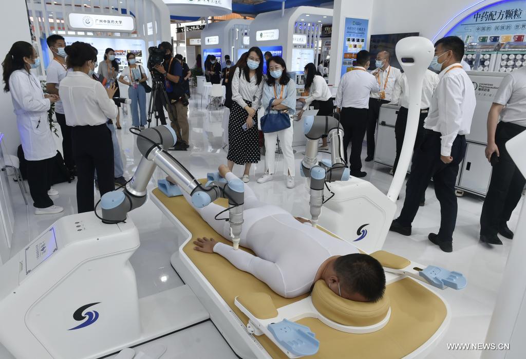عرض الخدمات الصحية خلال معرض الصين الدولي لتجارة الخدمات 2021