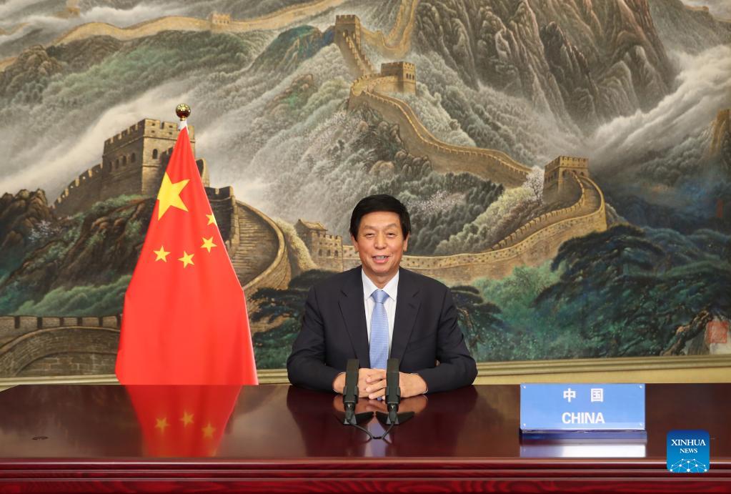 كبير المشرعين الصينيين يتعهد بتعزيز التعاون مع الاتحاد البرلماني الدولي