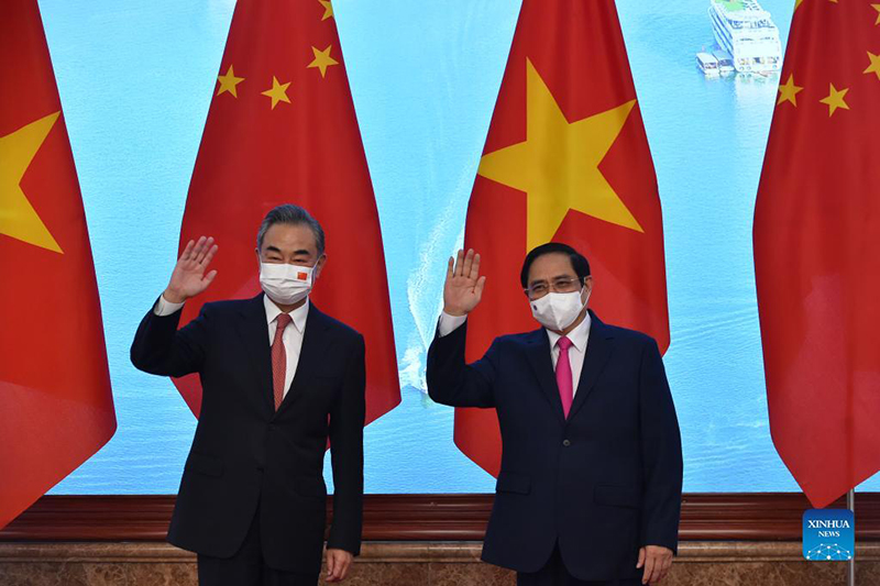 فيتنام والصين تتعهدان بتعزيز الوحدة ودفع التعاون لدعم تنمية العلاقات الثنائية
