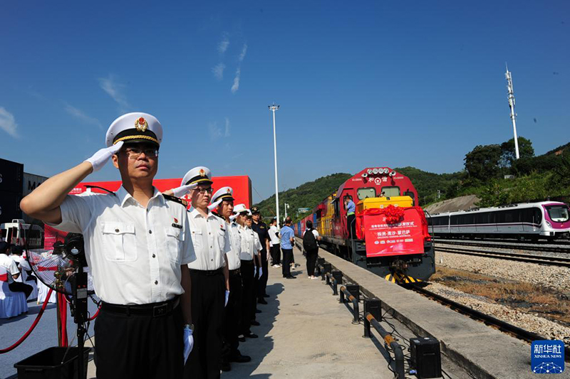 مقاطعة هونان بوسط الصين تطلق خدمة النقل البحري-السكك الحديدية إلى أفريقيا