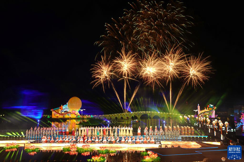 انطلاق مهرجان منتصف الخريف للفوانيس الملونة في كونشان