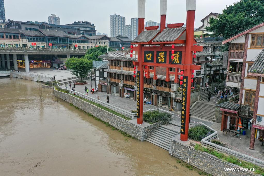 جولة جديدة من الفيضانات تجتاح مدينة تشونغتشينغ بجنوب غربي الصين